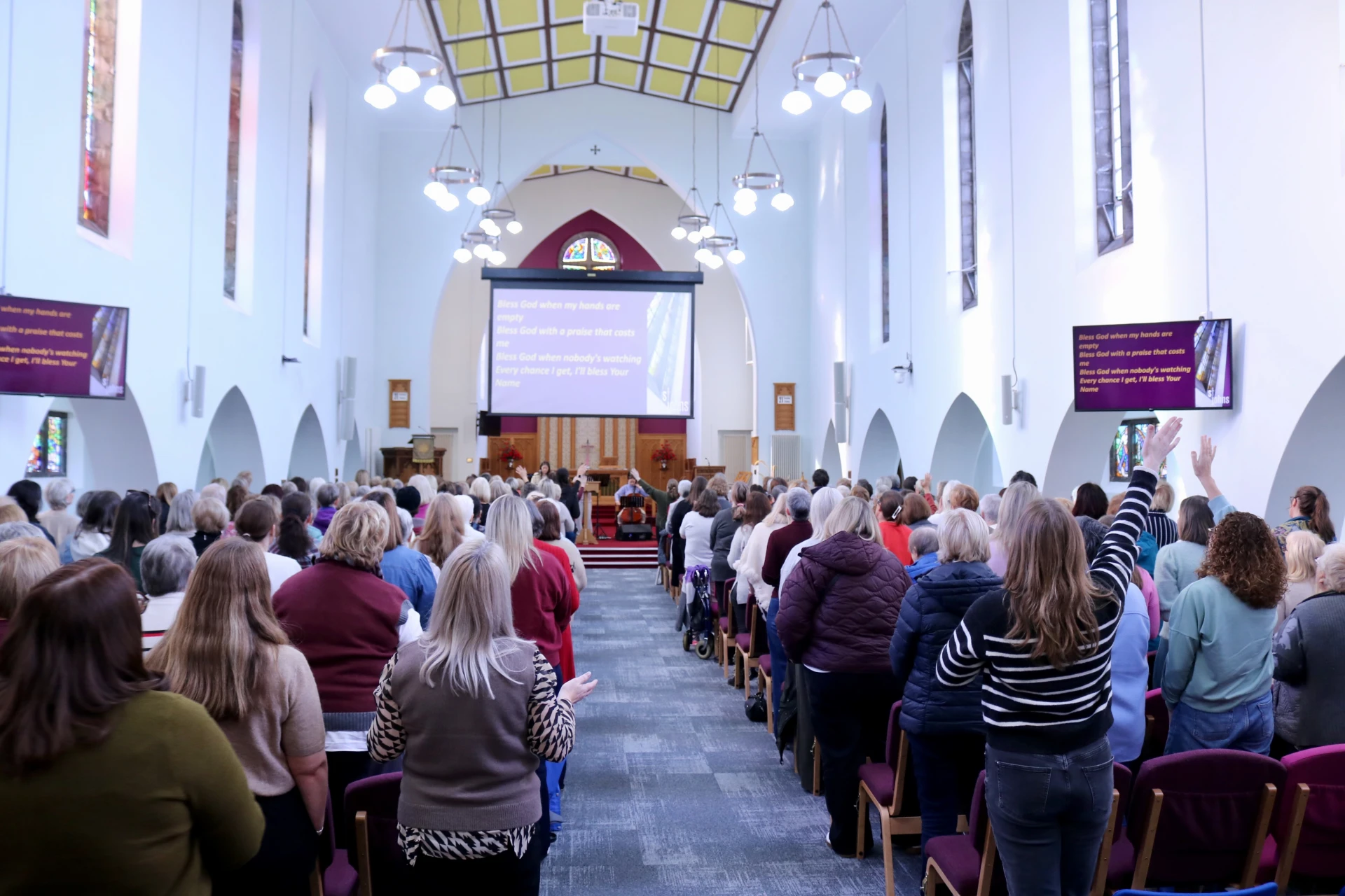Over 200 women worshipping together at Encounter
