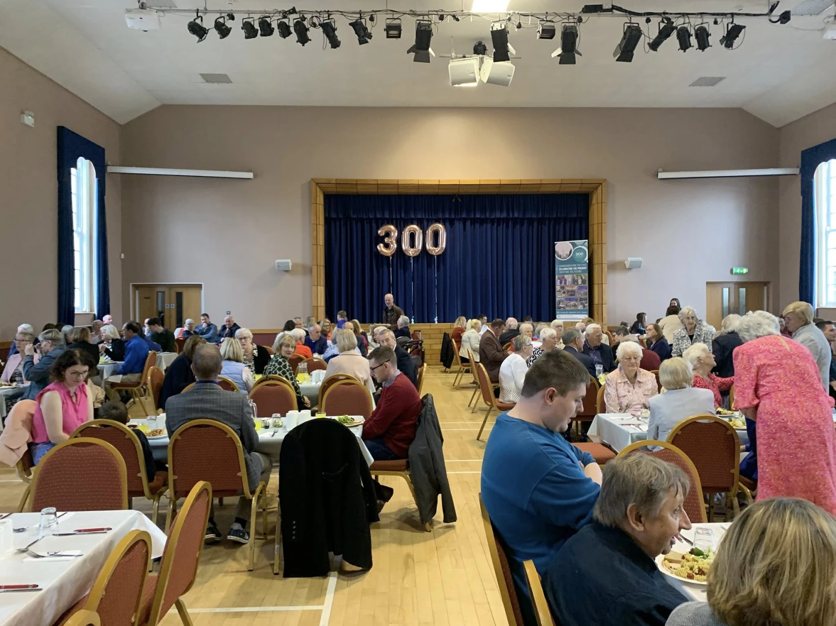 Lunch 7, Moira 300