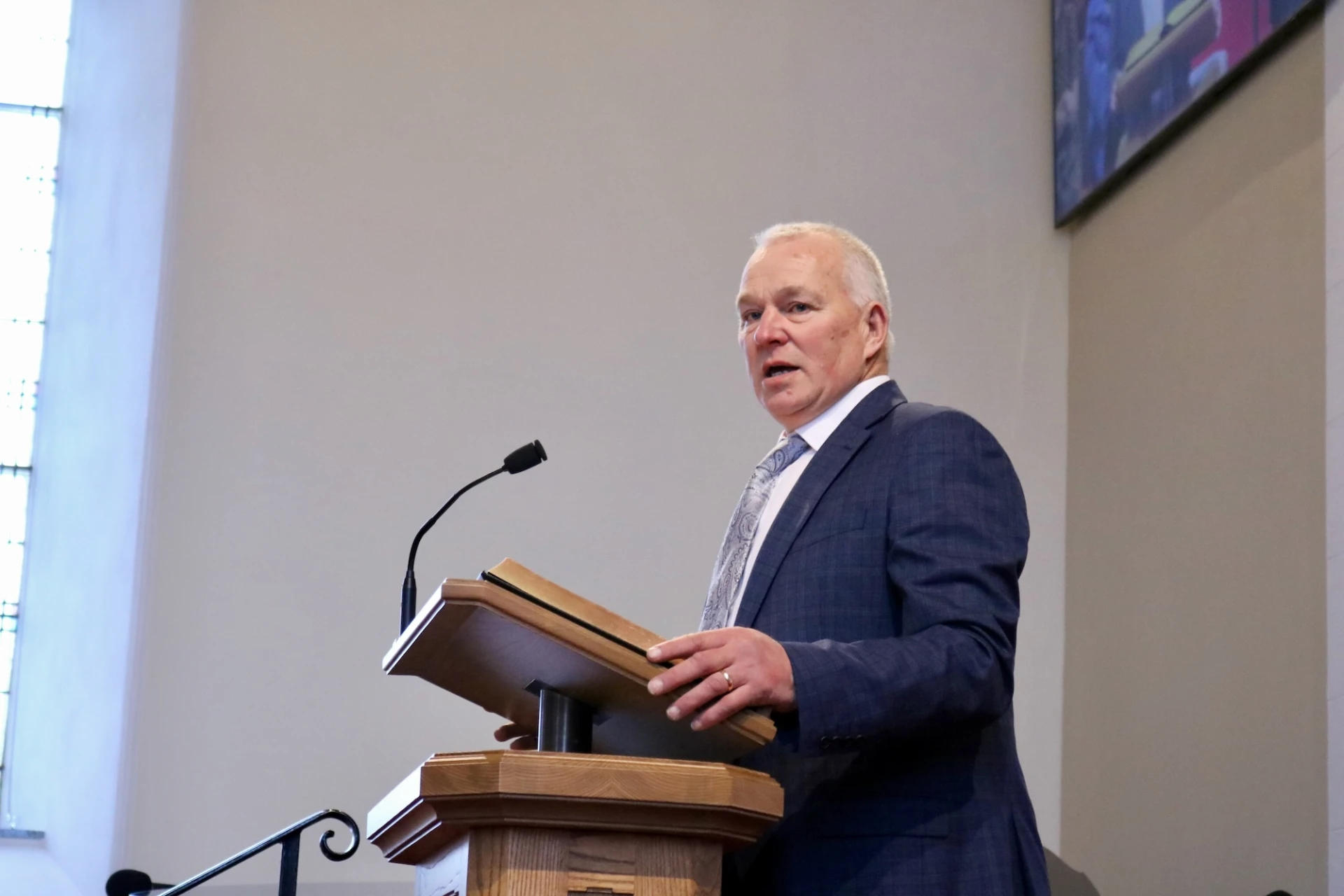 Mel Campbell says a few words