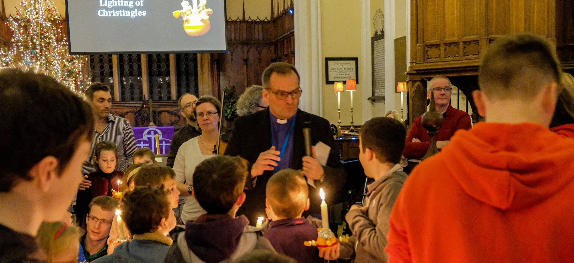 Christingle Service shines light on Advent