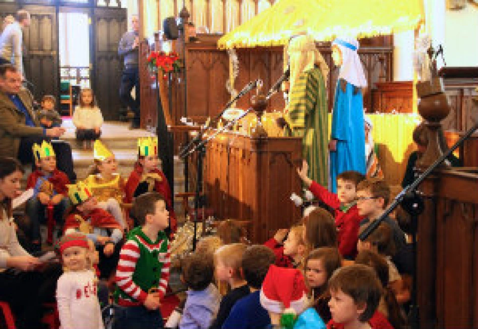 Hillsborough Parish has 1,000 at church