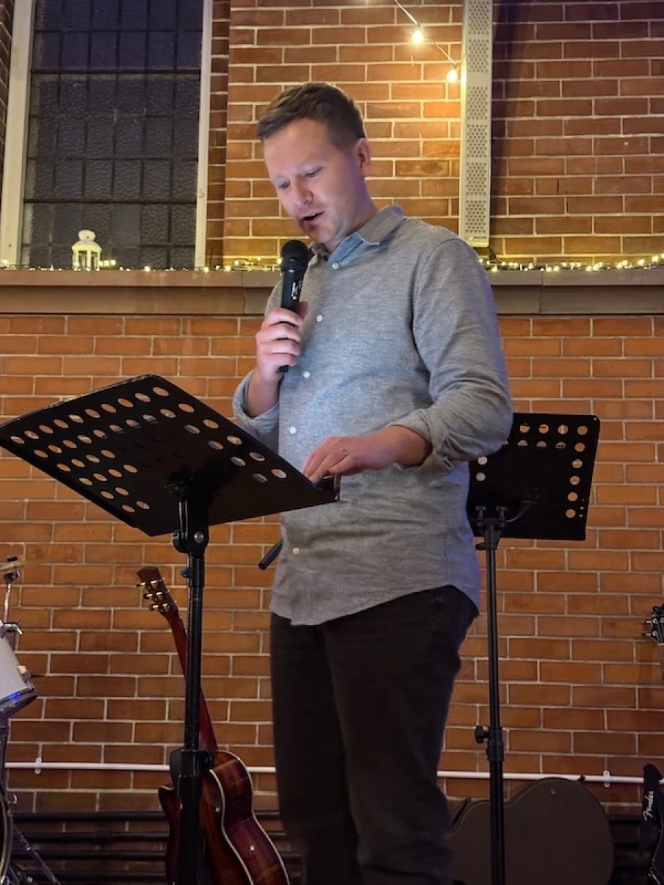 Revd Rory Blake-Knox gives the address