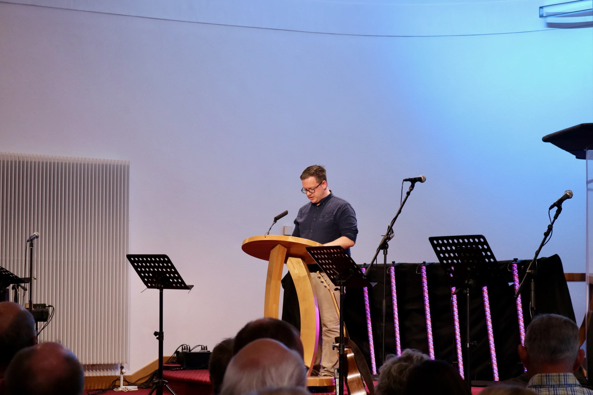 Revd Thomas Murray gives the reading