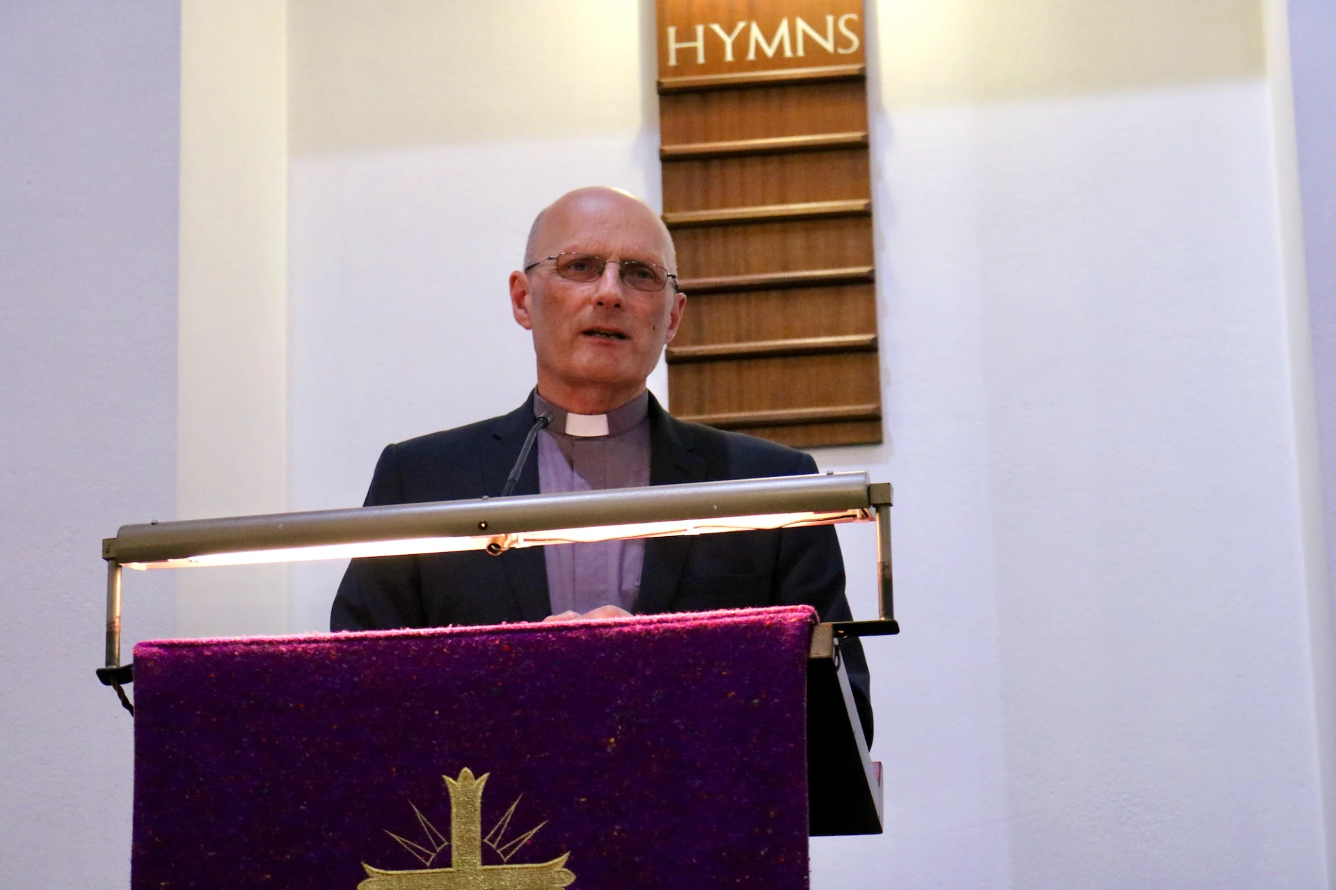 Revd Uel Marrs gives the address