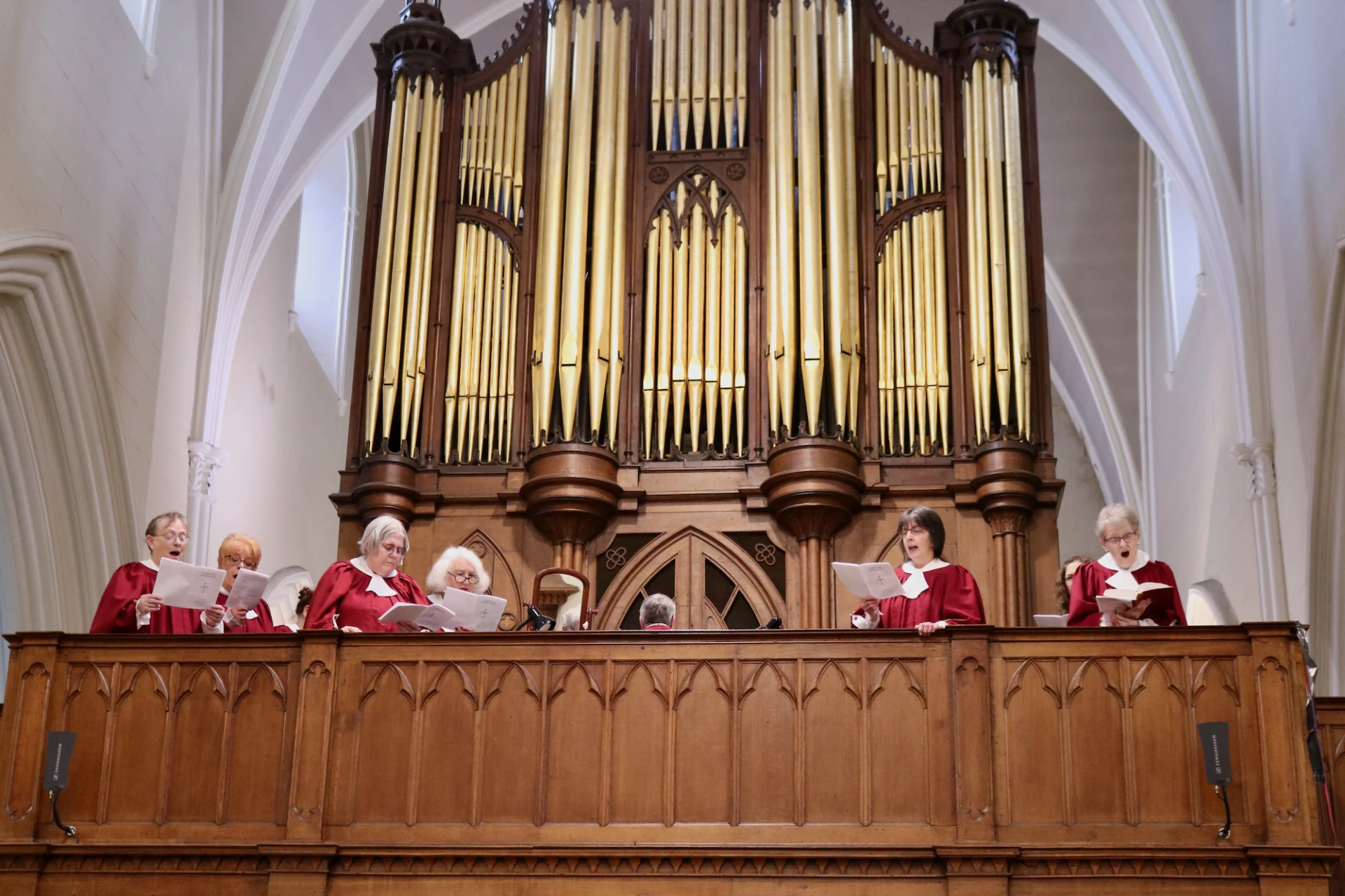 The choir lead the hymns