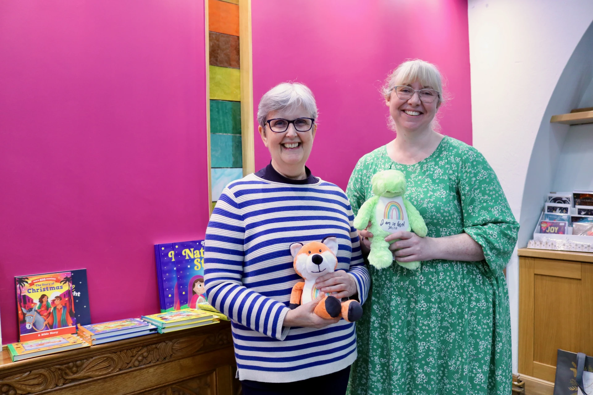 Wendy and Julie (The Book Well)